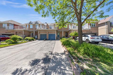 Photo 3 at 81 Carrera Boulevard, Dorset Park, Toronto