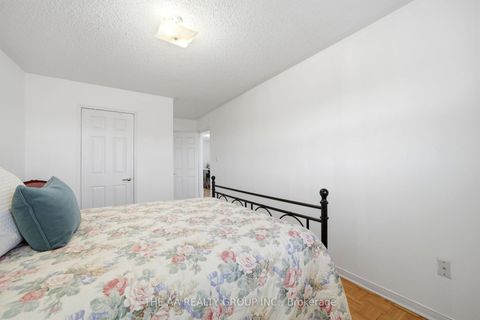 Photo 23 at 93 San Gabriele Place, Humber Summit, Toronto