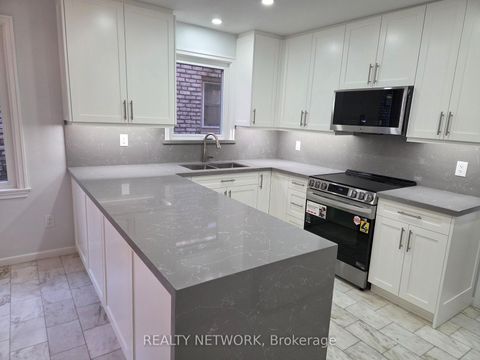 Photo 12 at 89 Elmsthorpe Avenue, Forest Hill South, Toronto