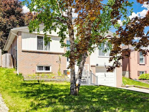 Photo 2 at 57 William Roe Boulevard, Central Newmarket, Newmarket