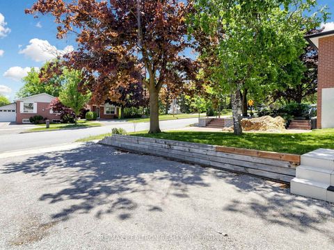Photo 3 at 57 William Roe Boulevard, Central Newmarket, Newmarket