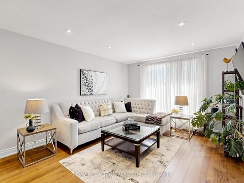 Photo 4 at 57 William Roe Boulevard, Central Newmarket, Newmarket