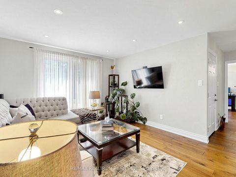 Photo 6 at 57 William Roe Boulevard, Central Newmarket, Newmarket