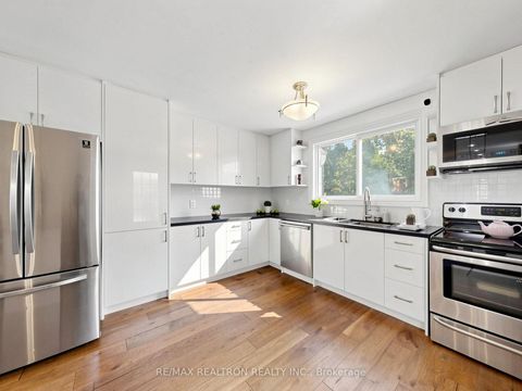 Photo 13 at 57 William Roe Boulevard, Central Newmarket, Newmarket