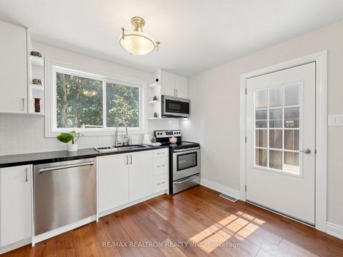 Photo 14 at 57 William Roe Boulevard, Central Newmarket, Newmarket