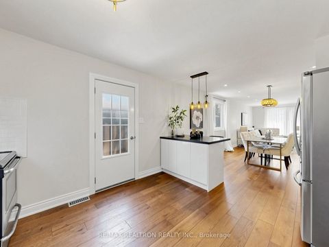 Photo 15 at 57 William Roe Boulevard, Central Newmarket, Newmarket