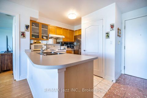Photo 15 at 1407 - 188 Doris Avenue, Willowdale East, Toronto