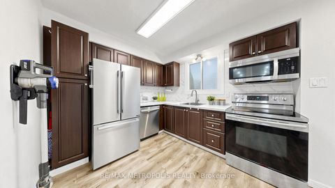 Photo 9 at 334 Killarney Court, Lakeview, Oshawa