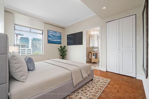 Photo 22 at 13 - 423 Avenue Road, St. Clair, Toronto