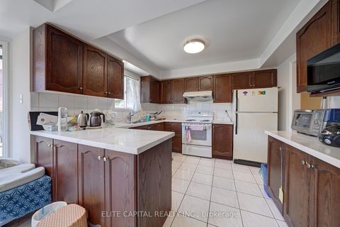 Photo 4 at 36 Ashcott Street, Milliken, Toronto