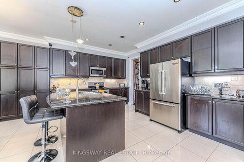 Photo 12 at 651 Via Romano Boulevard, Patterson, Vaughan