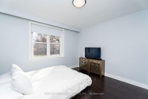 Photo 19 at 54 Bearbury Drive, Markland Wood, Toronto