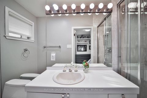 Photo 16 at 3 Twyford Court, Rosethorn, Toronto