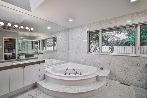 Photo 23 at 3 Twyford Court, Rosethorn, Toronto