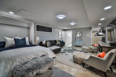 Photo 31 at 3 Twyford Court, Rosethorn, Toronto