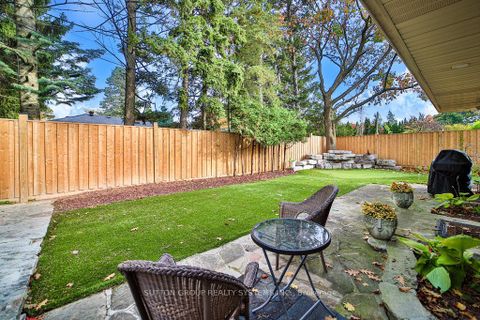 Photo 33 at 3 Twyford Court, Rosethorn, Toronto