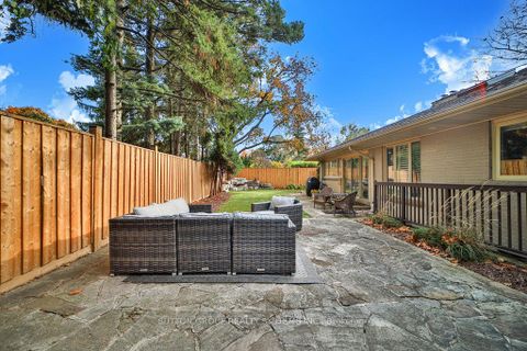Photo 37 at 3 Twyford Court, Rosethorn, Toronto