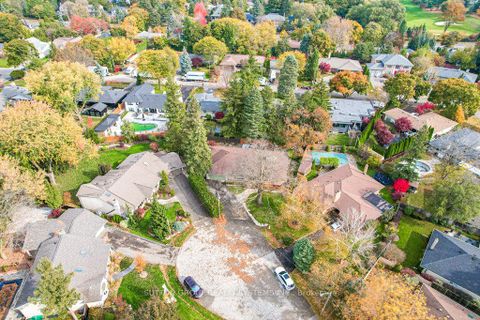 Photo 38 at 3 Twyford Court, Rosethorn, Toronto