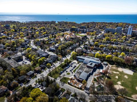 Photo 1 at 4 Coalport Drive, Cliffside, Toronto