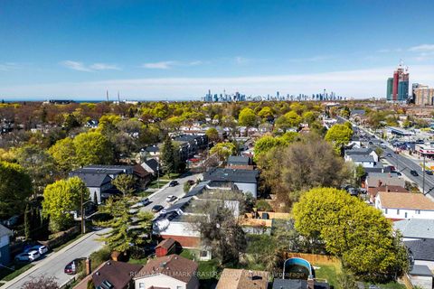 Photo 34 at 4 Coalport Drive, Cliffside, Toronto
