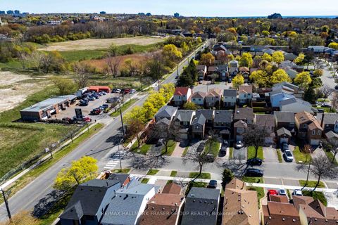 Photo 35 at 4 Coalport Drive, Cliffside, Toronto