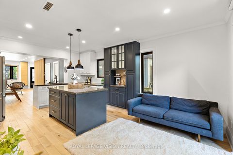 Photo 15 at 221 Bedford Park Avenue, Lawrence Park North, Toronto
