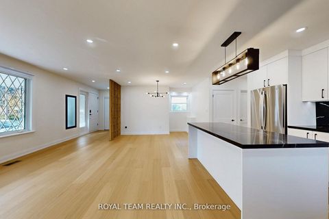 Photo 7 at 37 Markland Drive, Markland Wood, Toronto