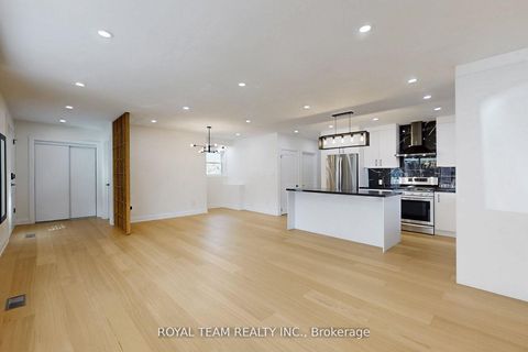 Photo 10 at 37 Markland Drive, Markland Wood, Toronto