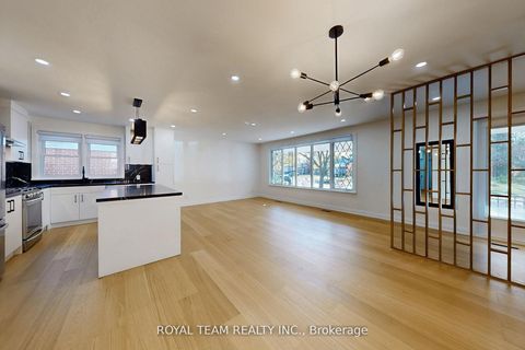 Photo 12 at 37 Markland Drive, Markland Wood, Toronto