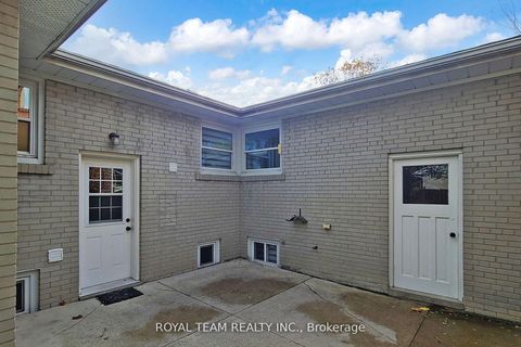 Photo 47 at 37 Markland Drive, Markland Wood, Toronto