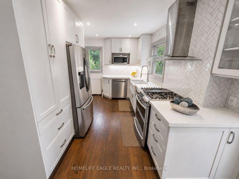 Photo 4 at 261 Richmond Street, Mill Pond, Richmond Hill