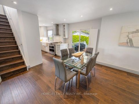 Photo 5 at 261 Richmond Street, Mill Pond, Richmond Hill