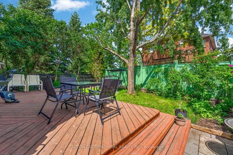 Photo 3 at 134 Purcell Crescent, Maple, Vaughan