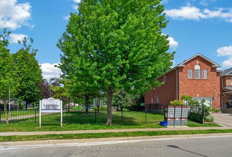 Photo 4 at 134 Purcell Crescent, Maple, Vaughan