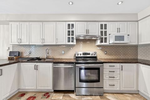 Photo 13 at 134 Purcell Crescent, Maple, Vaughan
