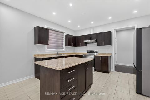 Photo 12 at 10 Gusul Avenue, Newcastle, Clarington