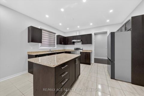 Photo 14 at 10 Gusul Avenue, Newcastle, Clarington
