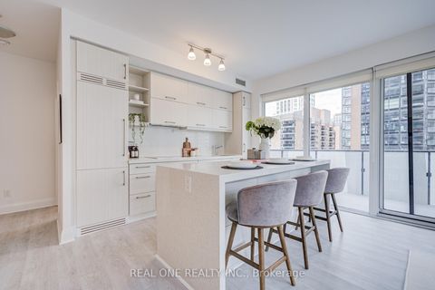 Photo 11 at 1510 - 1080 Bay Street, Bay Street Corridor, Toronto