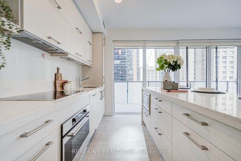 Photo 12 at 1510 - 1080 Bay Street, Bay Street Corridor, Toronto