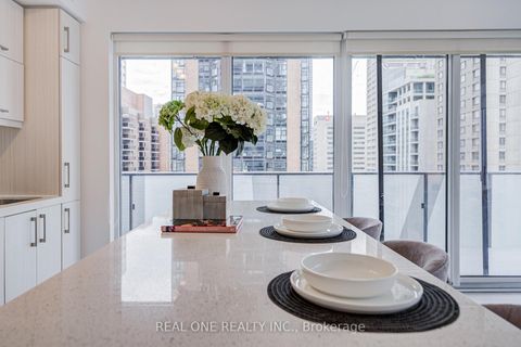Photo 16 at 1510 - 1080 Bay Street, Bay Street Corridor, Toronto