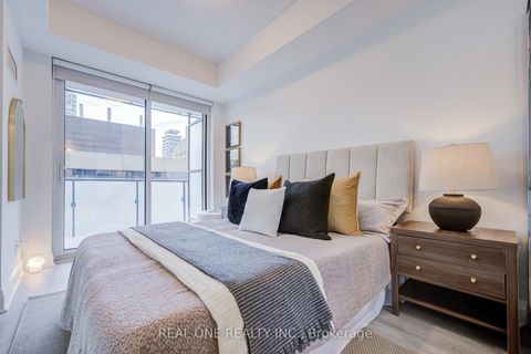 Photo 18 at 1510 - 1080 Bay Street, Bay Street Corridor, Toronto
