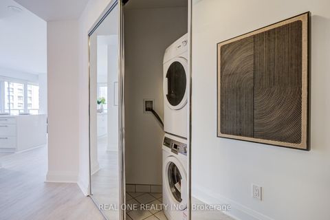 Photo 28 at 1510 - 1080 Bay Street, Bay Street Corridor, Toronto