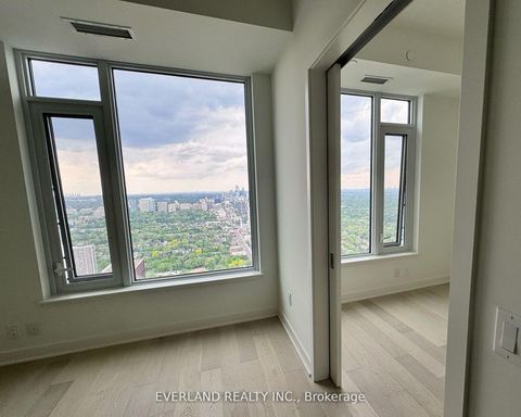 Photo 6 at 4803 - 11 Yorkville Avenue, Annex, Toronto