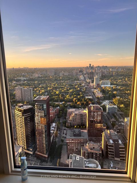 Photo 10 at 4803 - 11 Yorkville Avenue, Annex, Toronto