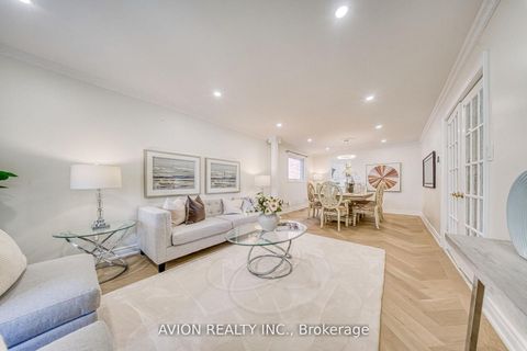 Photo 5 at 134 Butterfield Crescent, Maple, Vaughan