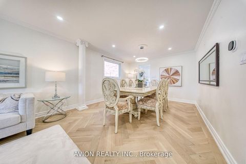 Photo 8 at 134 Butterfield Crescent, Maple, Vaughan