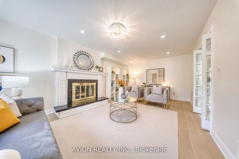 Photo 11 at 134 Butterfield Crescent, Maple, Vaughan