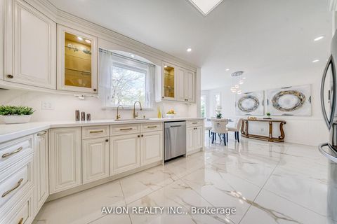 Photo 14 at 134 Butterfield Crescent, Maple, Vaughan