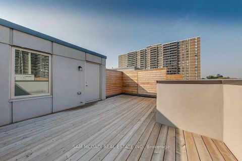 Photo 3 at 33 - 22 Applewood Lane, Etobicoke West Mall, Toronto