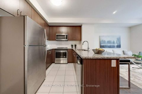 Photo 16 at 33 - 22 Applewood Lane, Etobicoke West Mall, Toronto